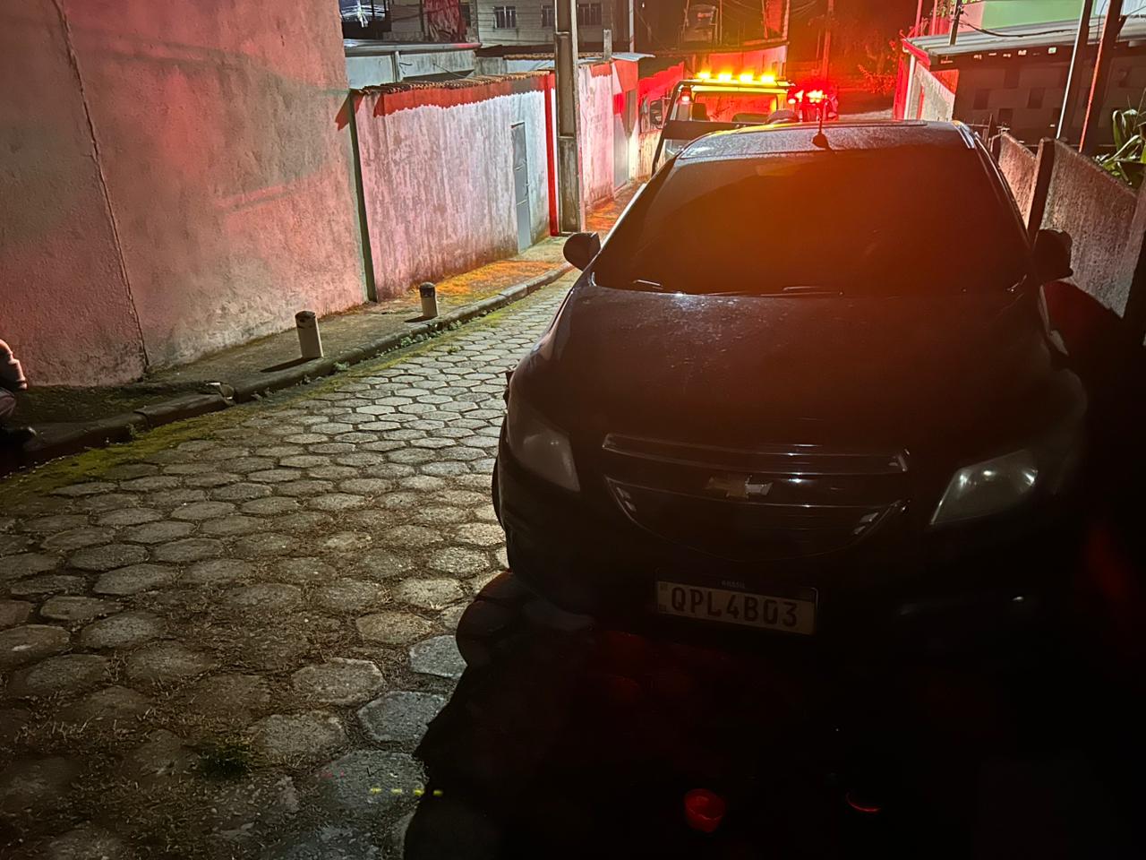 Carro clonado e com registro de furto em Belo Horizonte é apreendido pela Polícia Militar em Ewbank da Câmara